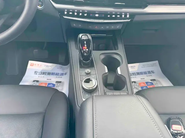 Cadillac XT4 — Фото автомобиля 10