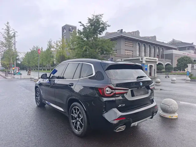 BMW BMW X3 2022 xDrive25i M Sport Package — Фото автомобиля 8