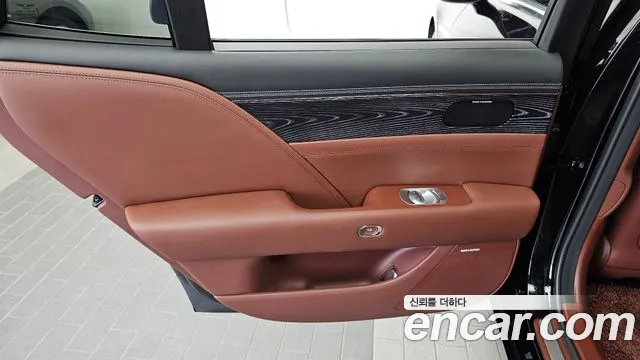 Genesis G90 Бензин 3.5 турбо AWD — Фото автомобиля 25