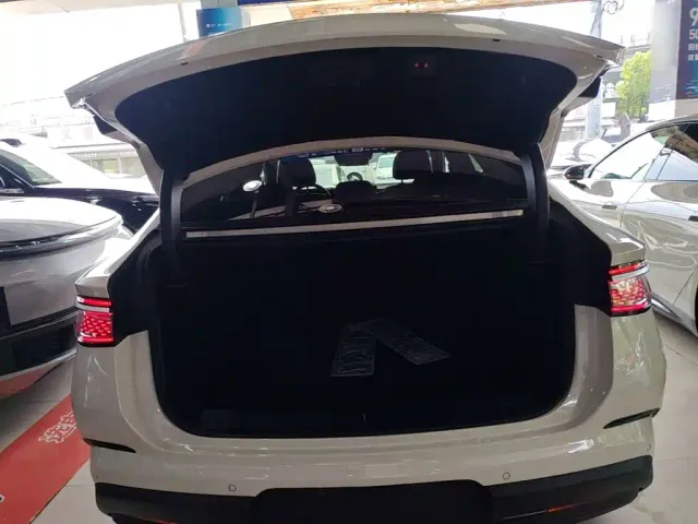 BYD Seal 07 DM-i — Фото автомобиля 18