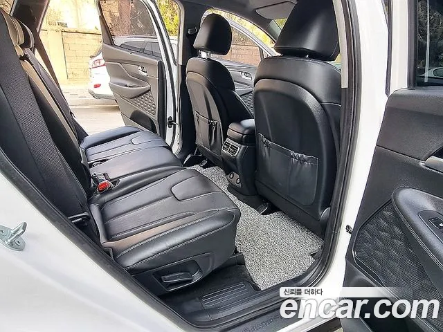 Hyundai Santafe — Фото автомобиля 9