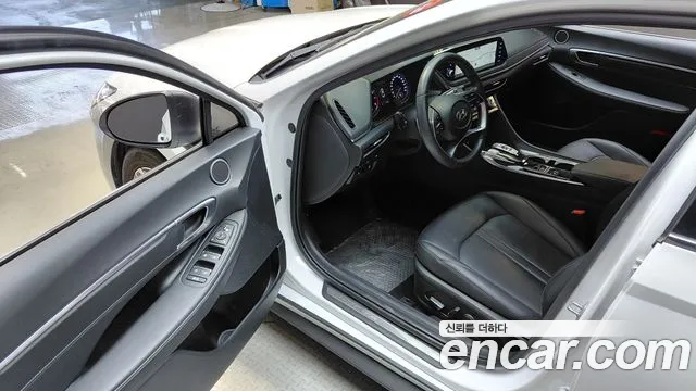 Hyundai Sonata Sonata (DN8) 2.0 LPG(Для проката) — Фото автомобиля 10
