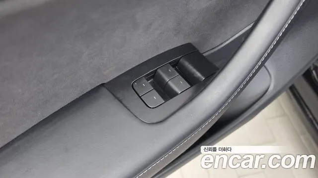 Tesla Model 3 — Фото автомобиля 28