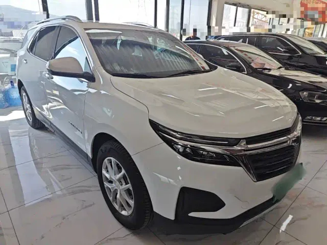 Chevrolet Equinox — Фото автомобиля 3