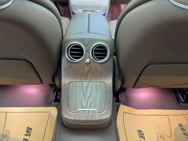 Mercedes-Benz E-Class — Фото автомобиля 18