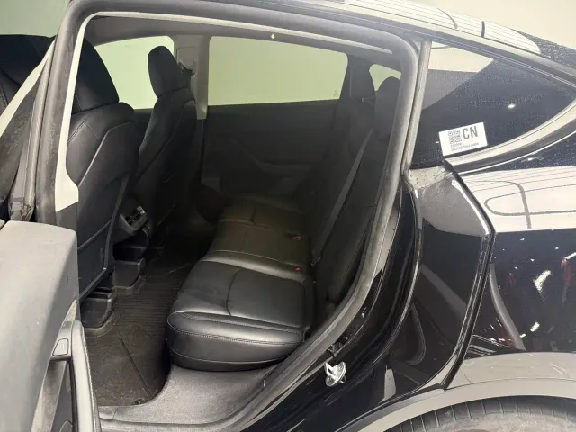 Tesla Model Y — Фото автомобиля 14
