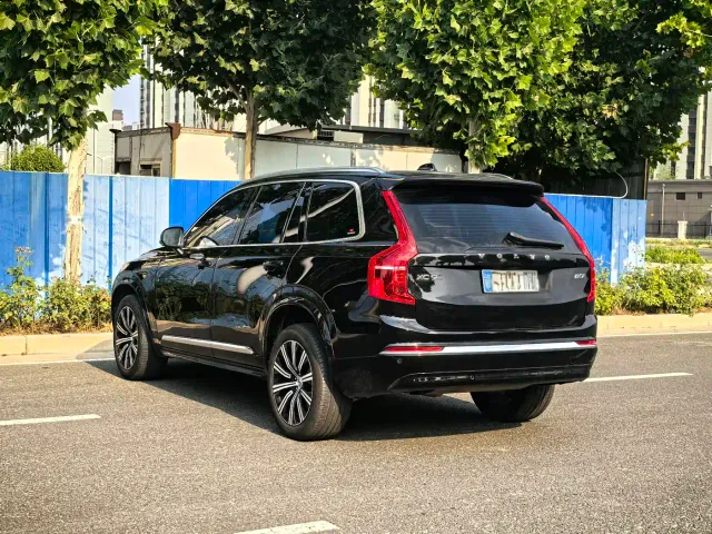 Volvo XC90 — Фото автомобиля 6
