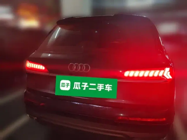 Audi Q7 — Фото автомобиля 3