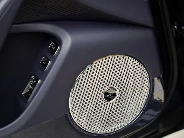 Bentley Flying Spur — Фото автомобиля 11