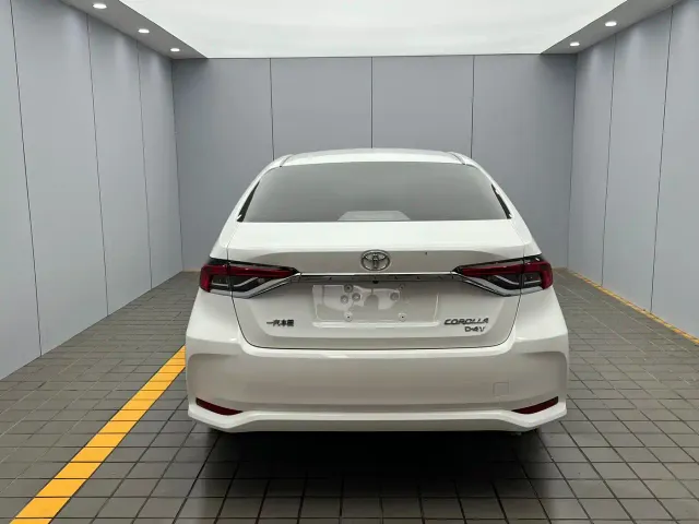 Toyota Corolla — Фото автомобиля 5