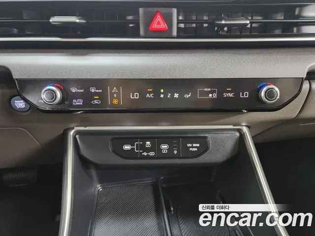 Kia Carnival Generation 4 — Фото автомобиля 11