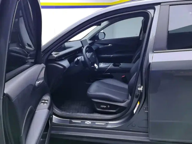Changan Qiyuan A05 — Фото автомобиля 9