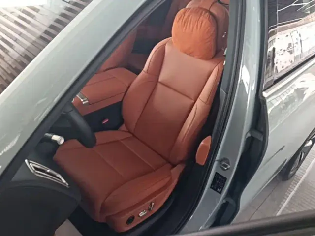 Li Auto L6 — Фото автомобиля 10