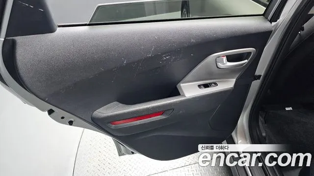 Kia Niro — Фото автомобиля 14