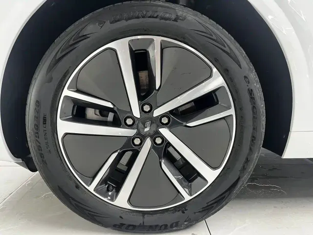 Li Auto L6 — Фото автомобиля 15