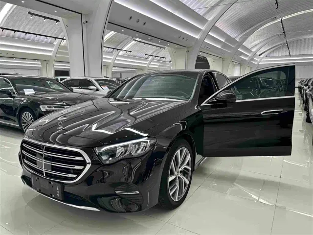 Mercedes-Benz E-Class — Фото автомобиля 5