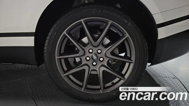 Land Rover Range Rover Velar — Фото автомобиля 20