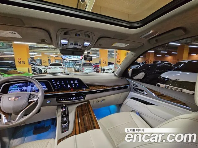 Cadillac Escalade — Фото автомобиля 11