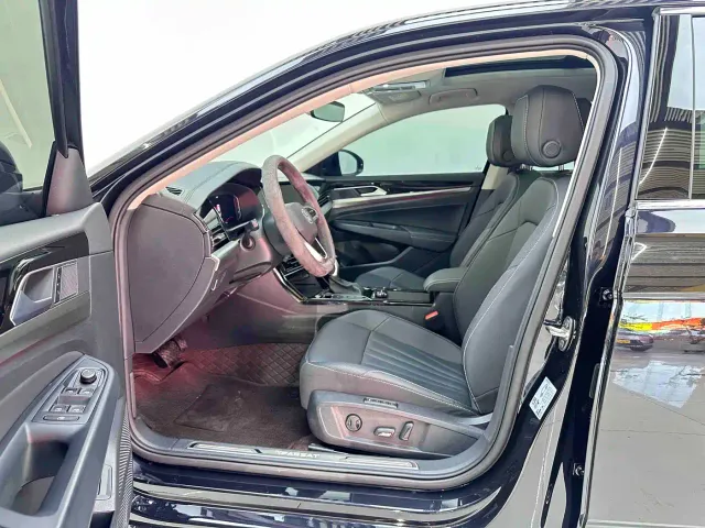 Volkswagen Passat — Фото автомобиля 12