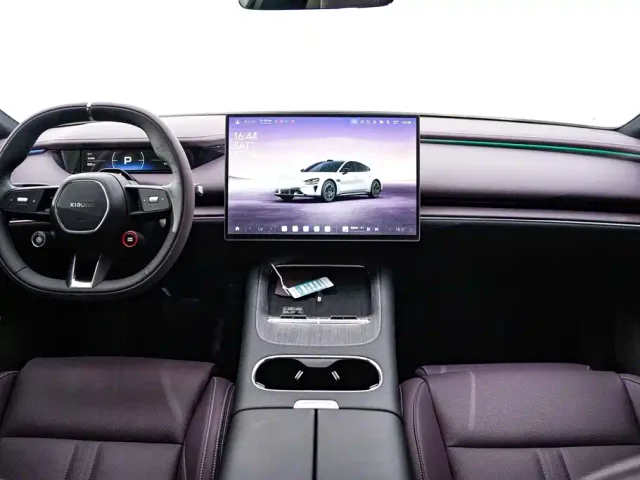 Xiaomi SU7 — Фото автомобиля 14