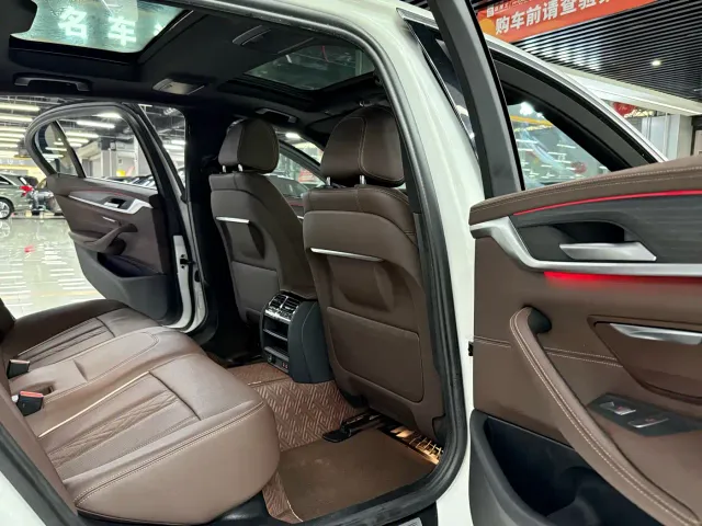 BMW 5 Series — Фото автомобиля 15