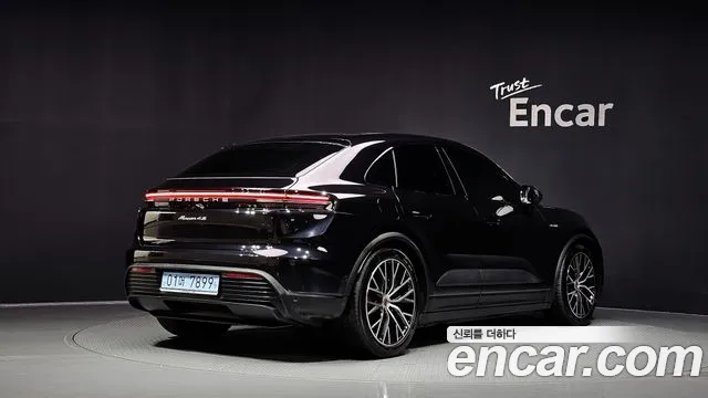 Porsche Macan Electric — Фото автомобиля 2
