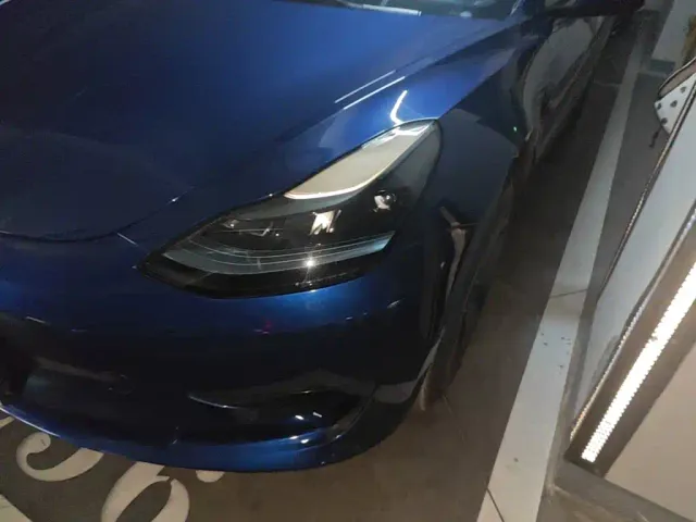 Tesla Model 3 — Фото автомобиля 23