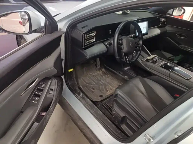 BYD Qin L — Фото автомобиля 15
