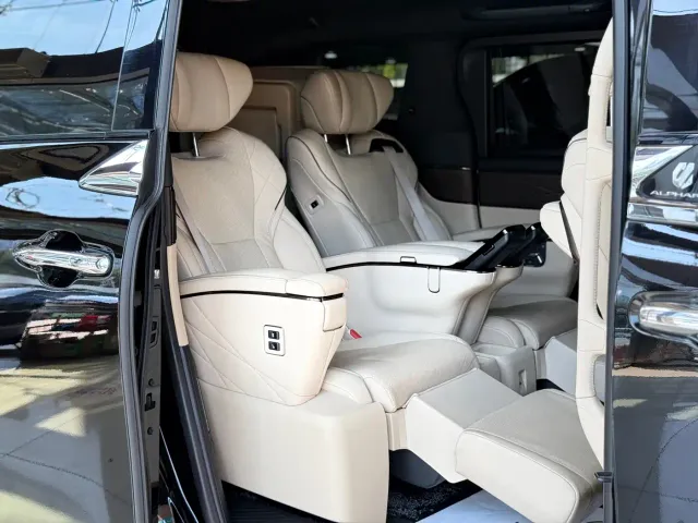 Toyota Alphard — Фото автомобиля 17