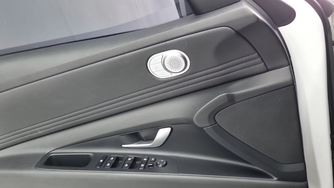 Hyundai Avante CN7 — Фото автомобиля 12