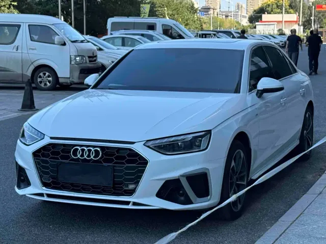 Audi A4L — Фото автомобиля 3