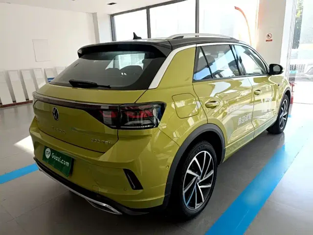 Volkswagen T-Roc — Фото автомобиля 6