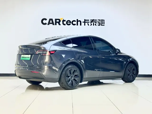 Tesla Model Y — Фото автомобиля 4