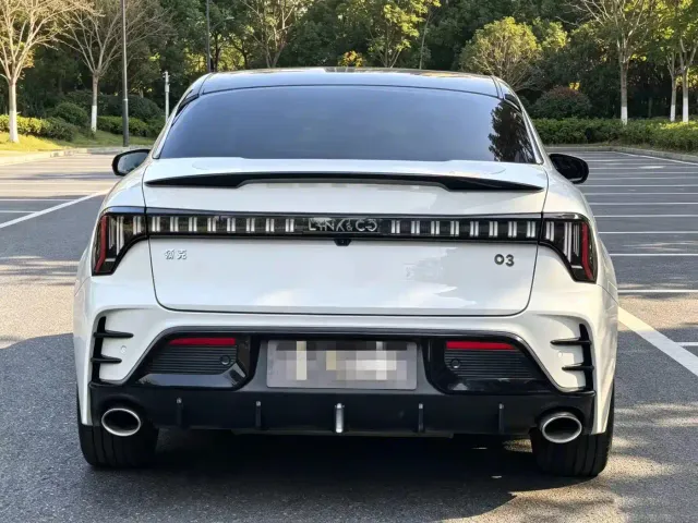 Lynk & Co 03 — Фото автомобиля 12