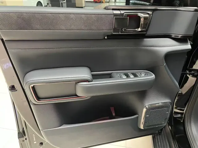 BYD FangChengBao Leopard 5 — Фото автомобиля 10