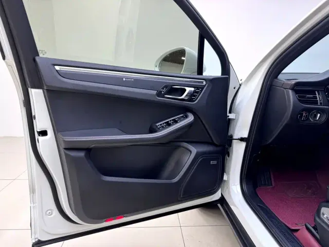 Porsche Macan — Фото автомобиля 8