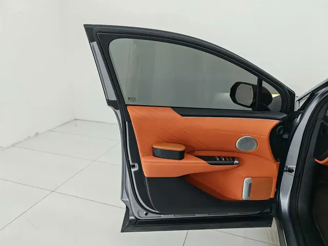 Changan Qiyuan E07 — Фото автомобиля 11