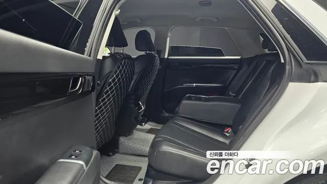 Hyundai Grandeur Grandeur (GN7) 3.5 LPG 2WD (Такси) — Фото автомобиля 12