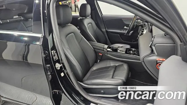 Mercedes-Benz A-Class — Фото автомобиля 11