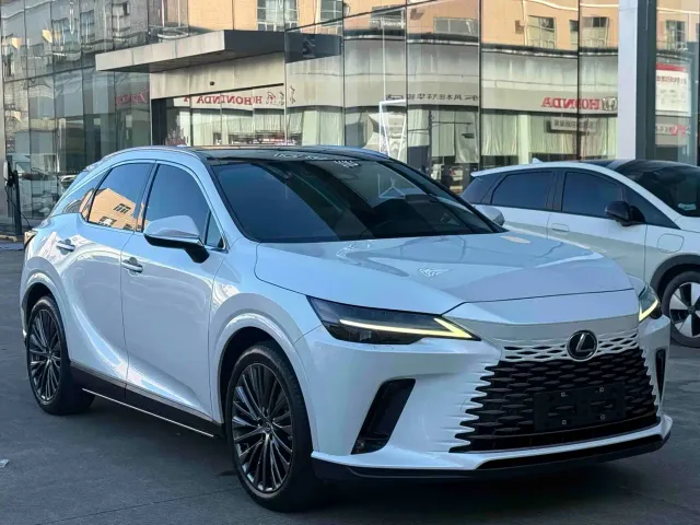 Фотография автомобиля — Lexus RX