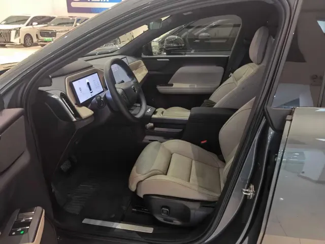 Volvo XC70 Plug-in Hybrid — Фото автомобиля 2