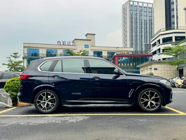 BMW X5 — Фото автомобиля 6