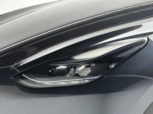 Tesla Model Y — Фото автомобиля 21