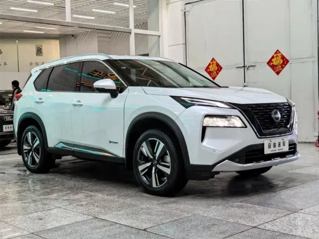 Nissan X-Trail — Фото автомобиля 3