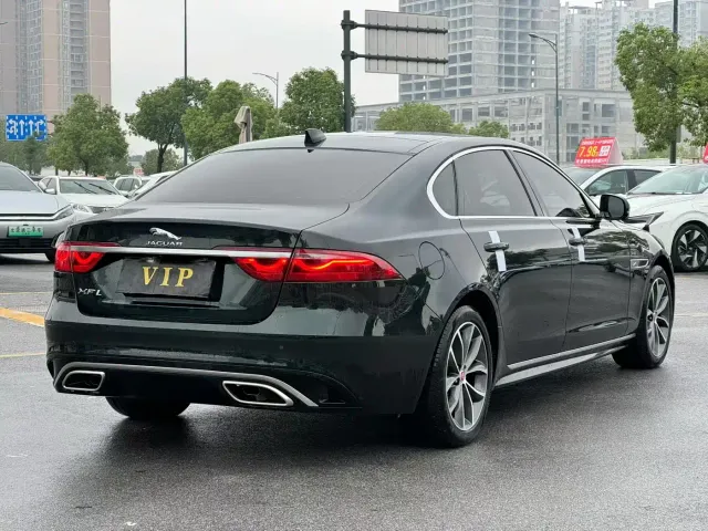 Jaguar XFL — Фото автомобиля 9