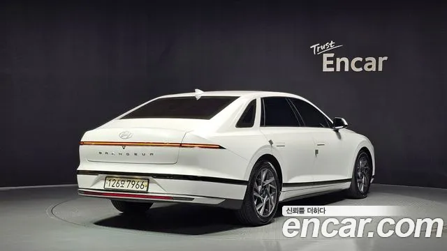 Hyundai Grandeur GN7 — Фото автомобиля 2