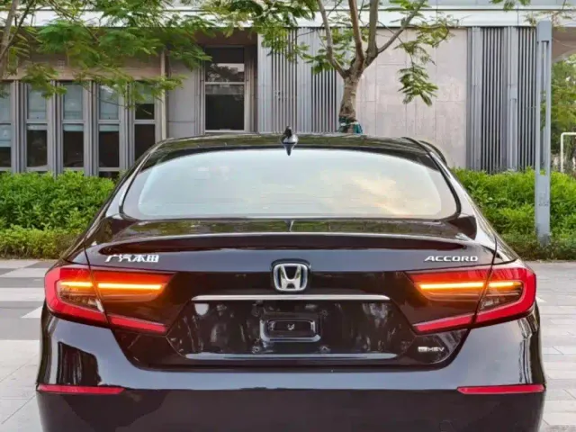 Honda Accord — Фото автомобиля 9