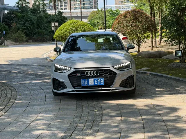 Audi S4 — Фото автомобиля 2