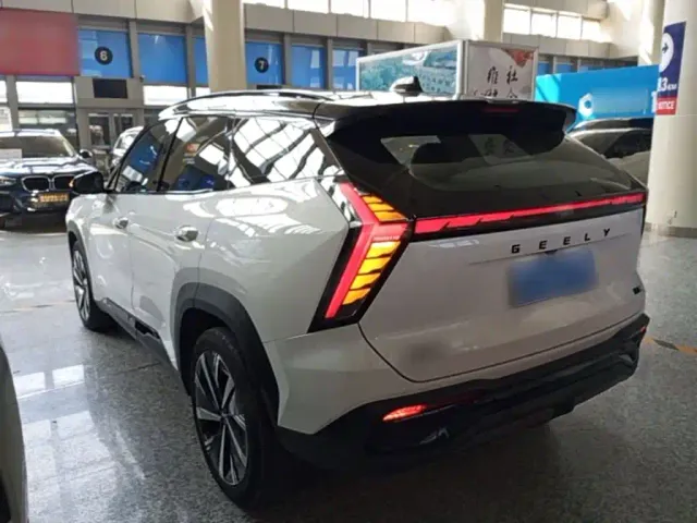 Geely Boyue L — Фото автомобиля 4
