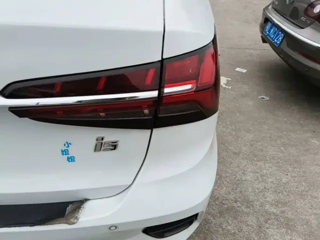 Roewe i5 — Фото автомобиля 7